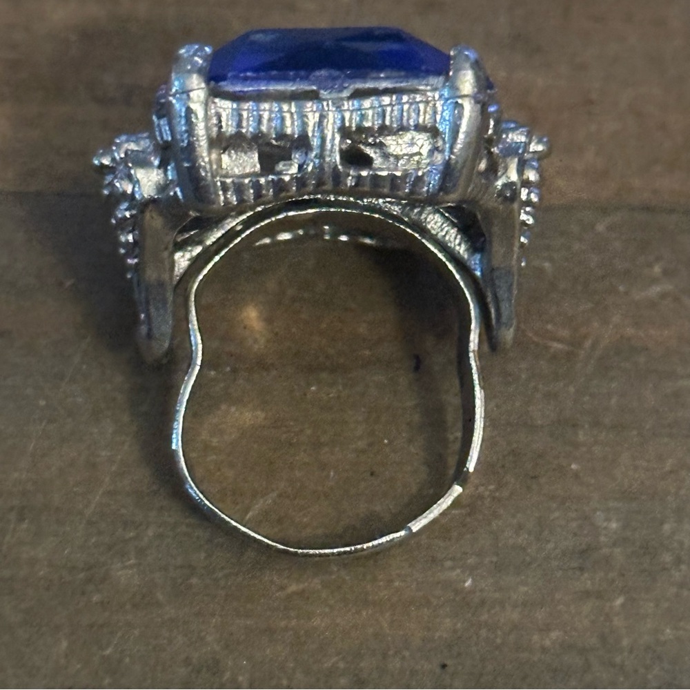 Vintage large blue gemstone cocktail ring - Picture 8 of 8